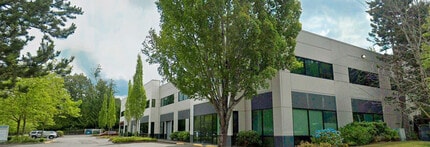 11730 118th Ave NE, Kirkland, WA à louer Photo de l’immeuble– Image 1 sur 4