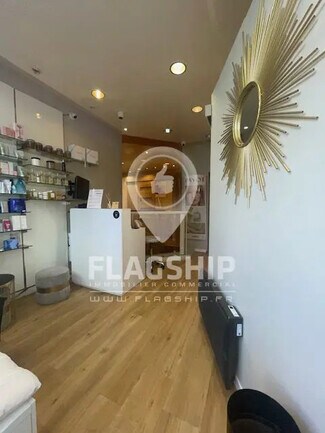 Plus de détails pour Local commercial à louer