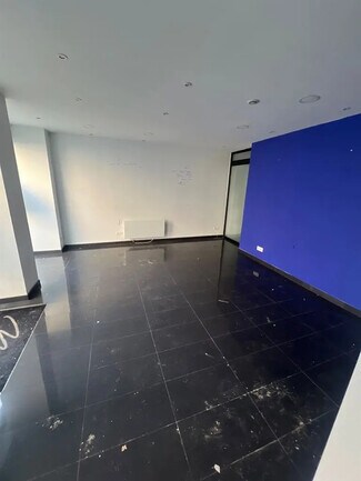 Plus de détails pour Local commercial à louer