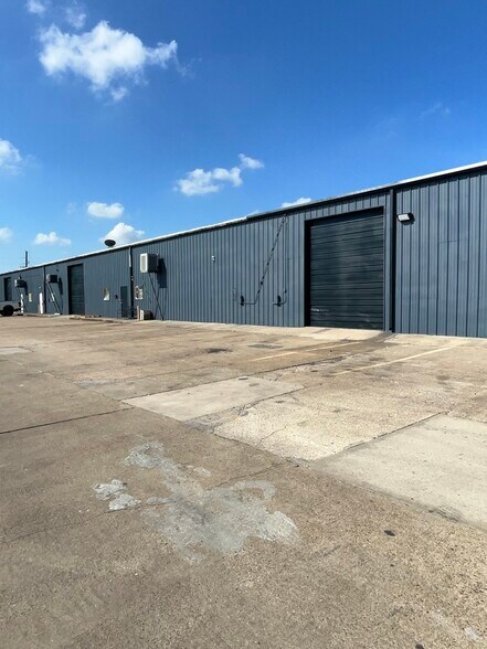 9863 Tanner Rd, Houston, TX à louer - Photo de l’immeuble – Image 2 sur 14