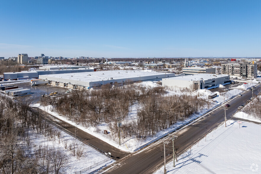 Rue Fleetwood, Laval, QC à vendre - Photo principale – Image 1 sur 3