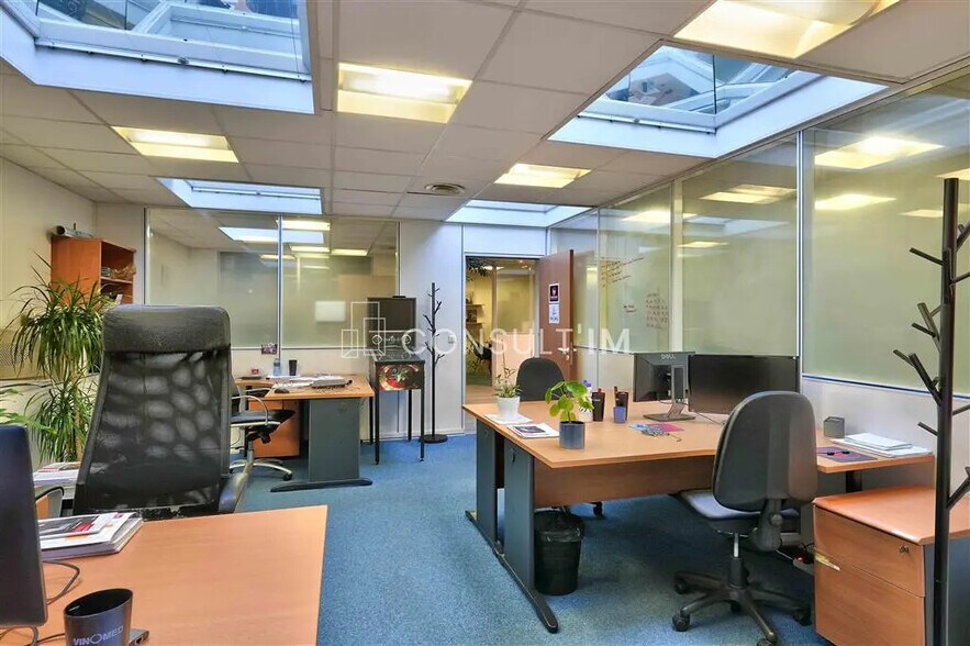 Bureau dans Saint-Cloud à louer - Photo de l’immeuble – Image 2 sur 8