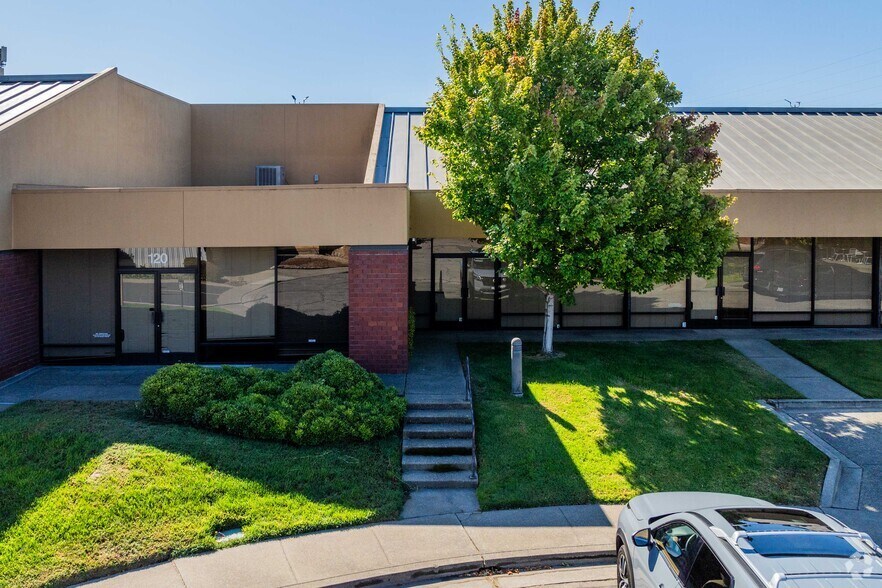 999 Andersen Dr, San Rafael, CA à louer - Photo de l’immeuble – Image 2 sur 3
