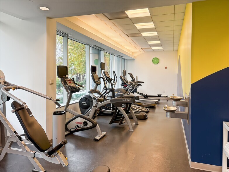 200 Rivers Edge Dr, Medford, MA à louer - Photo de l’immeuble – Image 2 sur 17