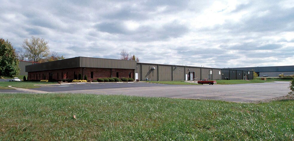 1638 Production Rd, Jeffersonville, IN à vendre - Photo de l’immeuble – Image 2 sur 7