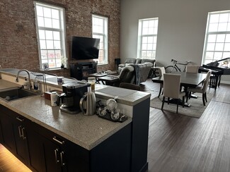 Plus de détails pour 1199 Central Ave, Dubuque, IA - Logement à vendre