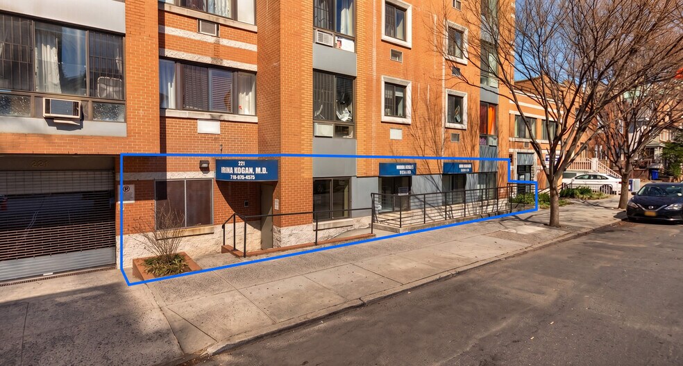 221 Parkville Ave, Brooklyn, NY à louer - Photo de l’immeuble – Image 1 sur 11
