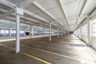 2100 S Washington Ave, Lansing, MI à louer Photo intérieure– Image 2 sur 5