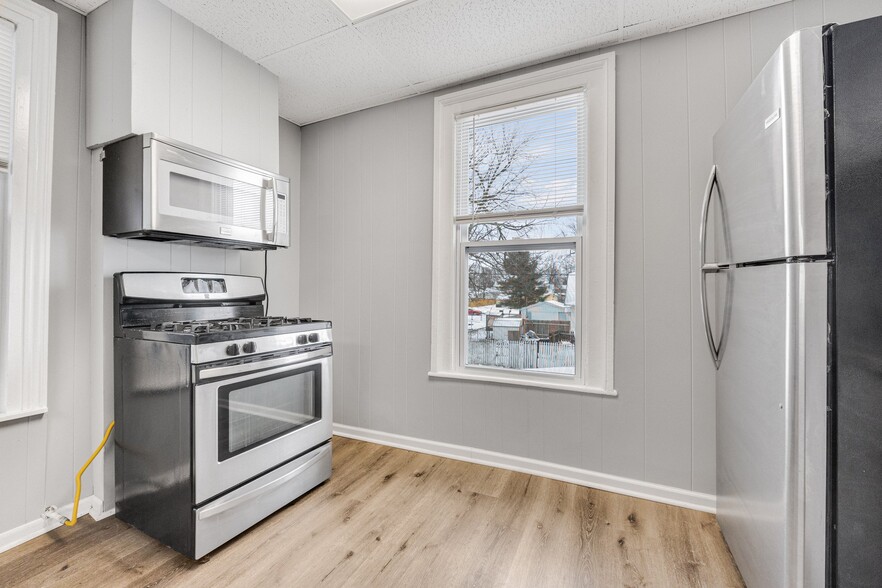 405 S Wayne St, Waterloo, IN à vendre - Photo de l’immeuble – Image 3 sur 40