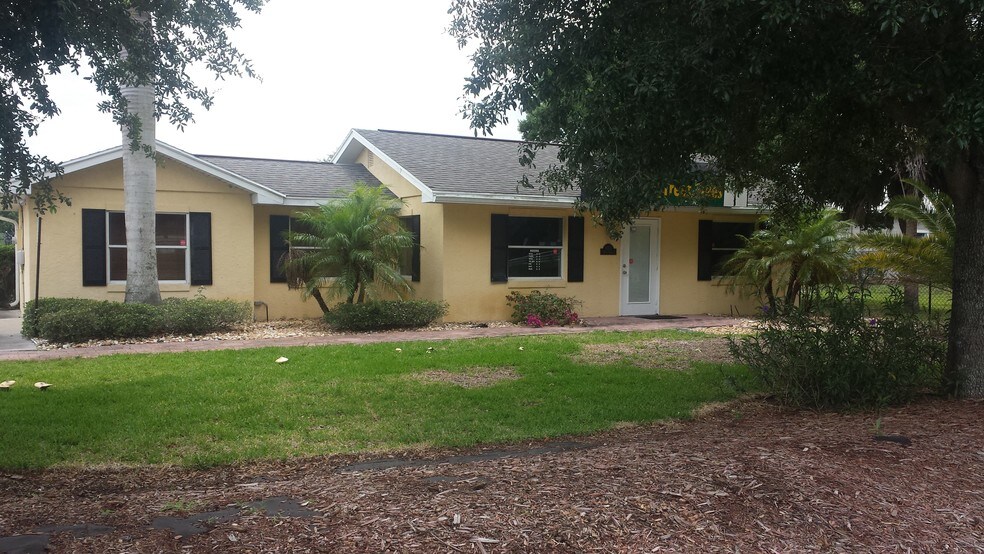 8525 20th St, Vero Beach, FL à vendre - Photo de l’immeuble – Image 2 sur 3