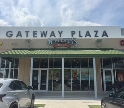 2000 NW 87th Ave, Doral, FL à louer Photo de l’immeuble– Image 1 sur 5