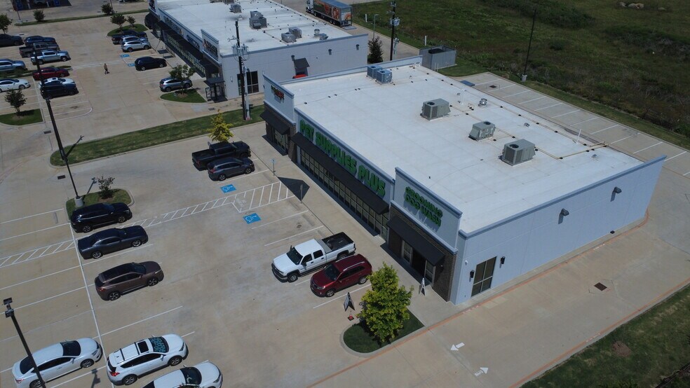 7333 Fairmont Pky, Pasadena, TX à louer - Photo de l’immeuble – Image 3 sur 11