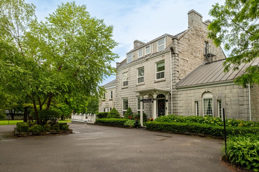 8 Starr Pl, Kingston, ON à vendre - Photo de l’immeuble – Image 1 sur 19