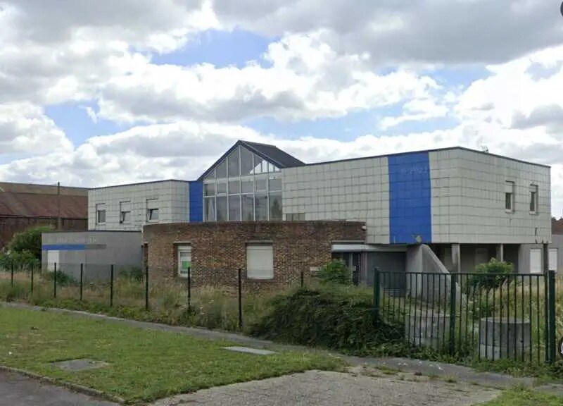 Local d'activités dans Chauny à vendre - Photo de l’immeuble – Image 1 sur 8