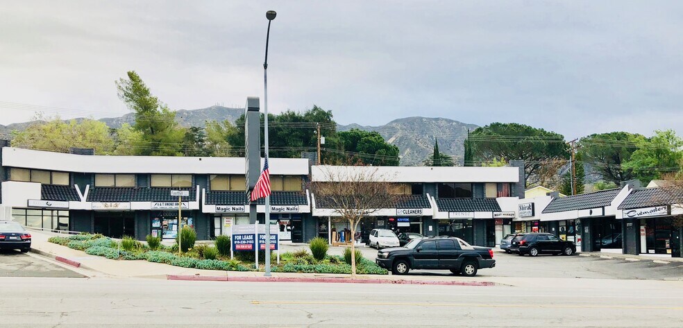 3857 Foothill Blvd, La Crescenta, CA à louer - Photo de l’immeuble – Image 3 sur 3