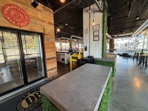 1000 W Main St, Charlottesville, VA à louer Photo intérieure– Image 1 sur 16