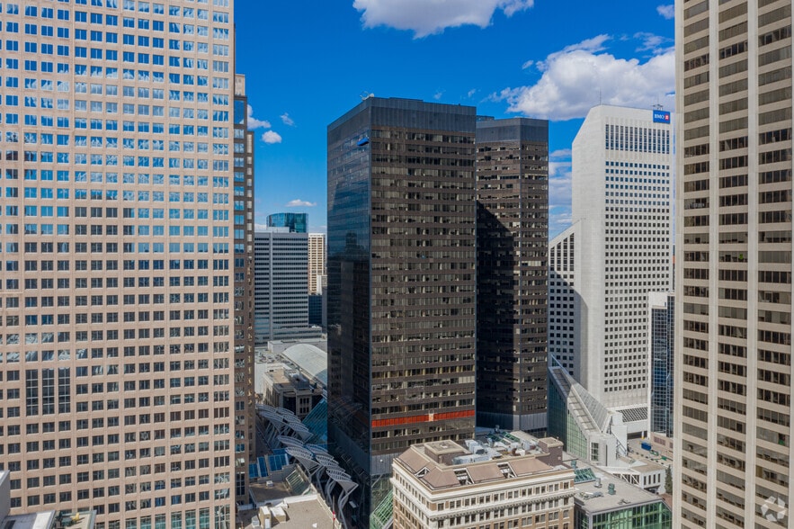 324 8th Ave SW, Calgary, AB à louer - Photo principale – Image 1 sur 7