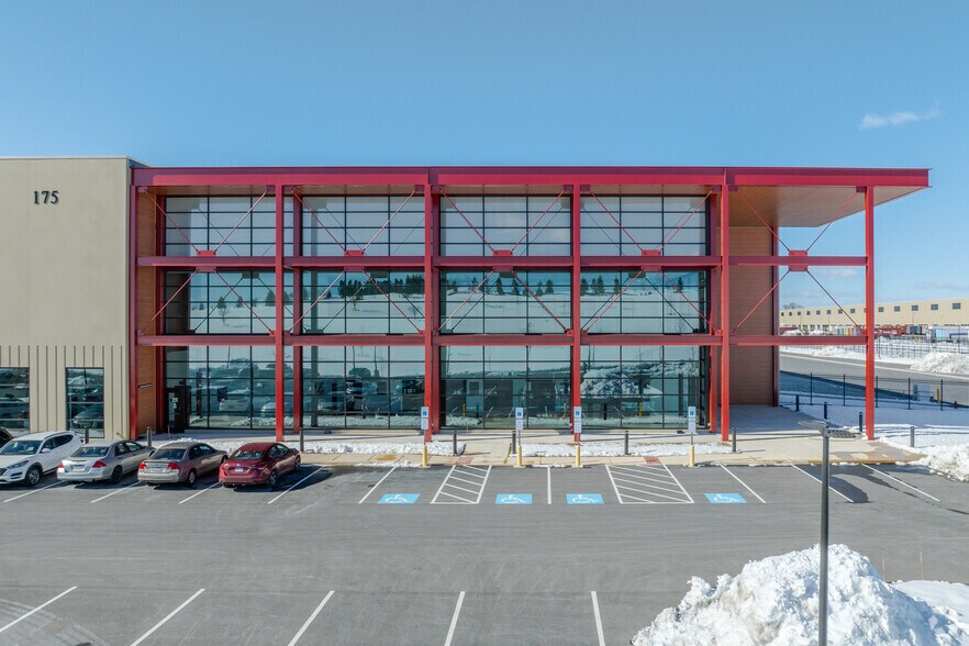 175 Cesanek Rd, Northampton, PA à louer - Photo de l’immeuble – Image 3 sur 17
