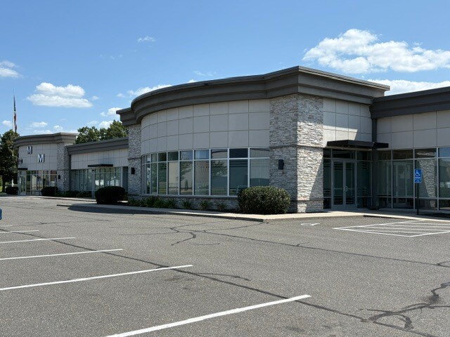134 Capital Dr, West Springfield, MA à louer - Photo de l’immeuble – Image 3 sur 9