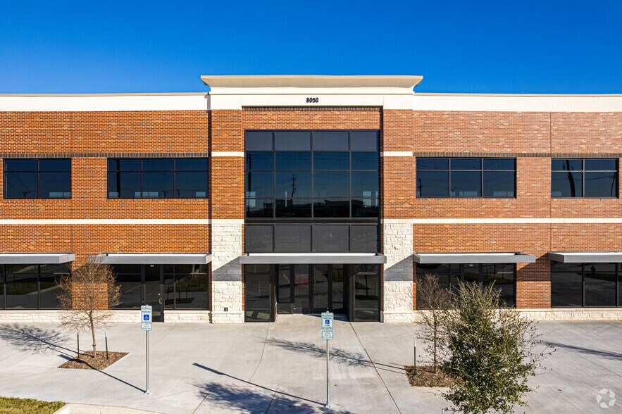 8050 Preston Rd, Frisco, TX à louer - Photo de l’immeuble – Image 2 sur 13