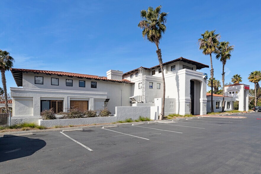 755 Raintree Dr, Carlsbad, CA à vendre - Photo de l’immeuble – Image 3 sur 9