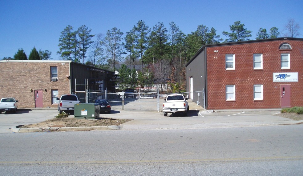 190 Industrial Way, Fayetteville, GA à vendre - Photo principale – Image 1 sur 4