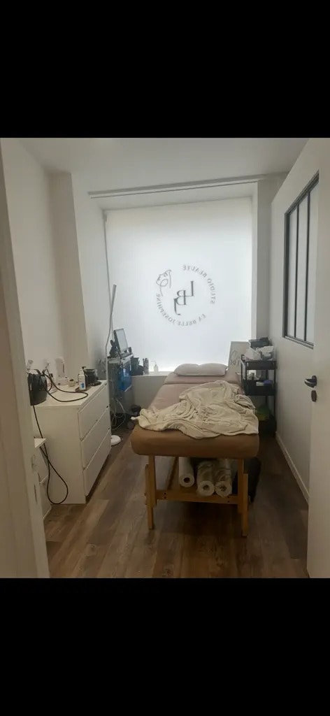 Plus de détails pour Local commercial à louer