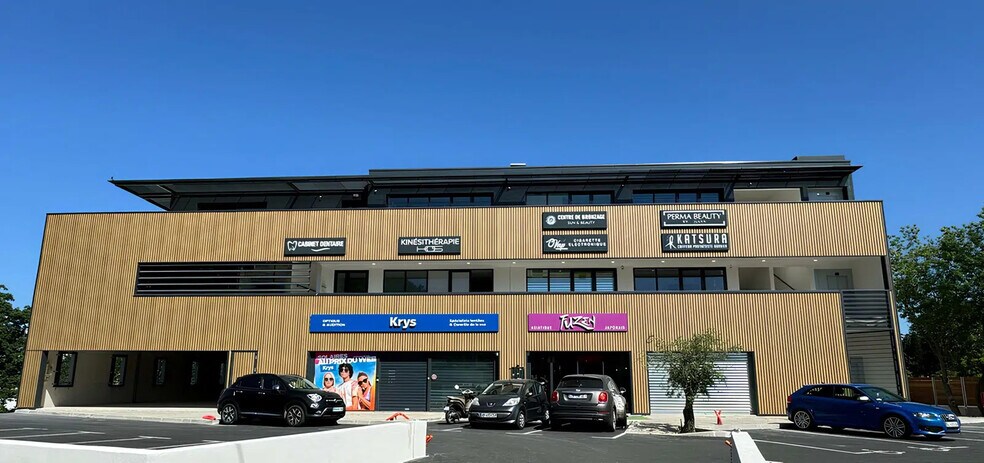Local commercial dans Marseille à louer - Photo de l’immeuble – Image 1 sur 2