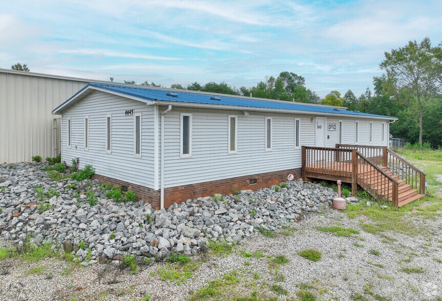 6645 Denver Industrial Park Rd, Denver, NC à louer - Photo de l’immeuble – Image 3 sur 23