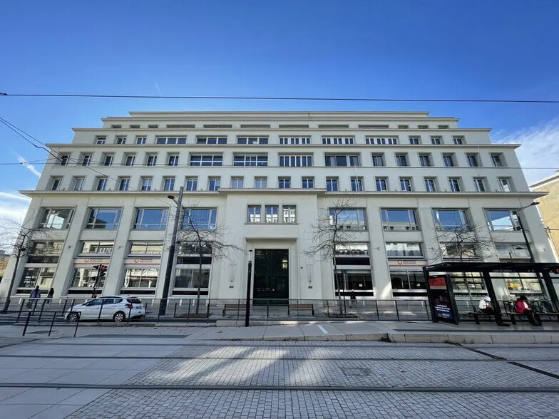 Bureau dans Le Havre à vendre - Photo de l’immeuble – Image 3 sur 3