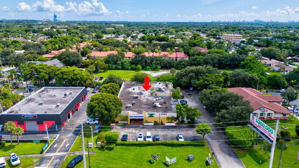 3157 N University Dr, Hollywood, FL à vendre - Photo de l’immeuble – Image 2 sur 17