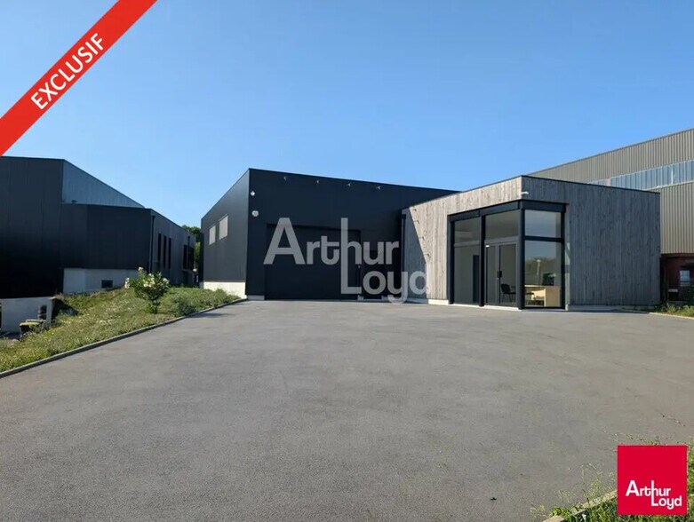Local d’activités dans Guichen à louer - Photo de l’immeuble – Image 1 sur 5