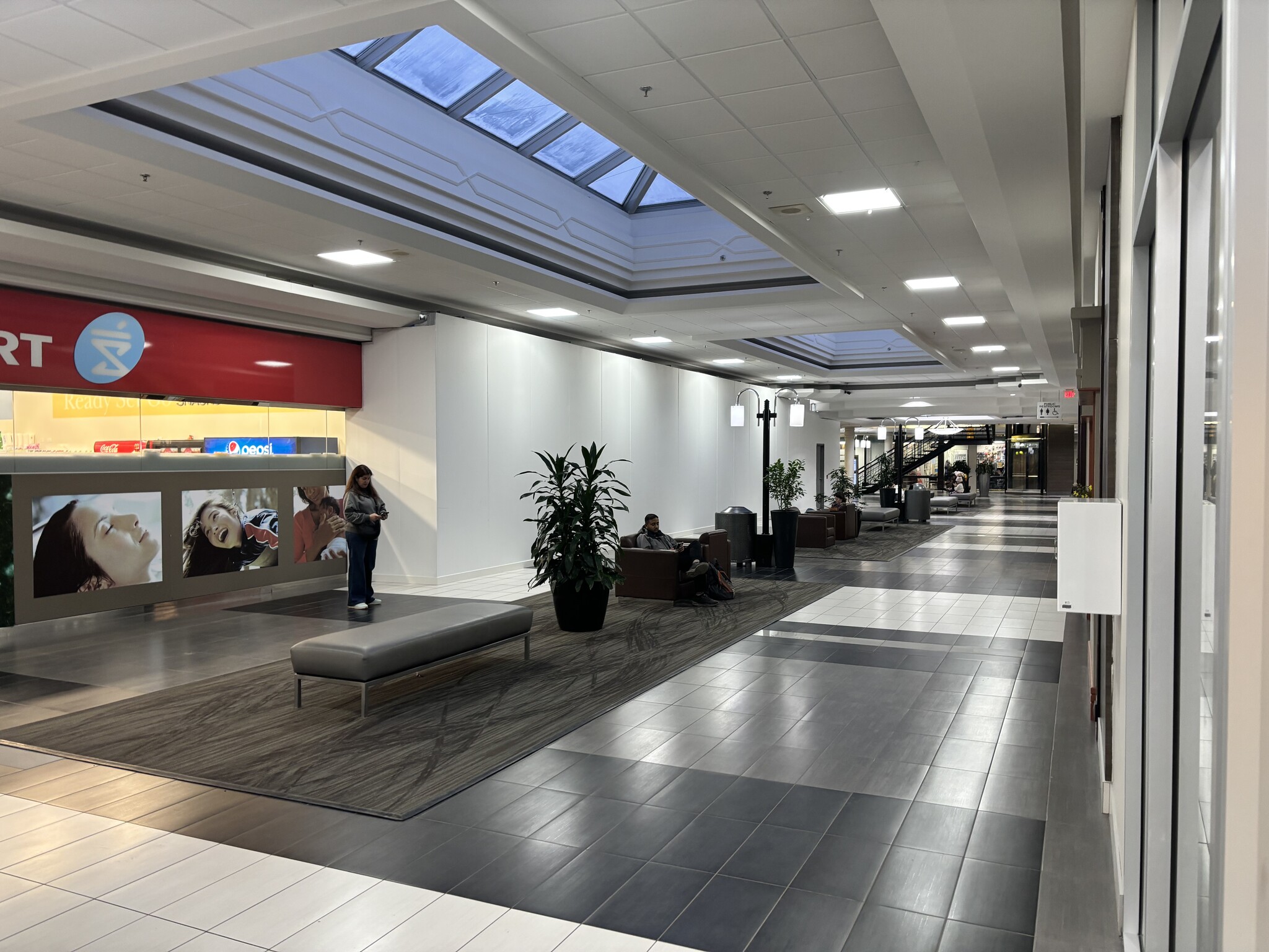 755 Lake Bonavista Dr SE, Calgary, AB à louer Photo intérieure– Image 1 sur 1