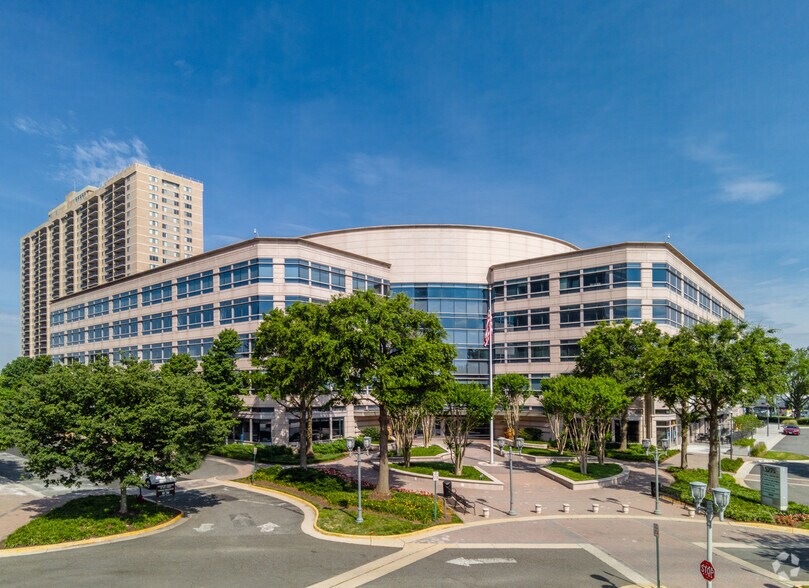 5275 Leesburg Pike, Falls Church, VA à louer - Photo principale – Image 1 sur 12