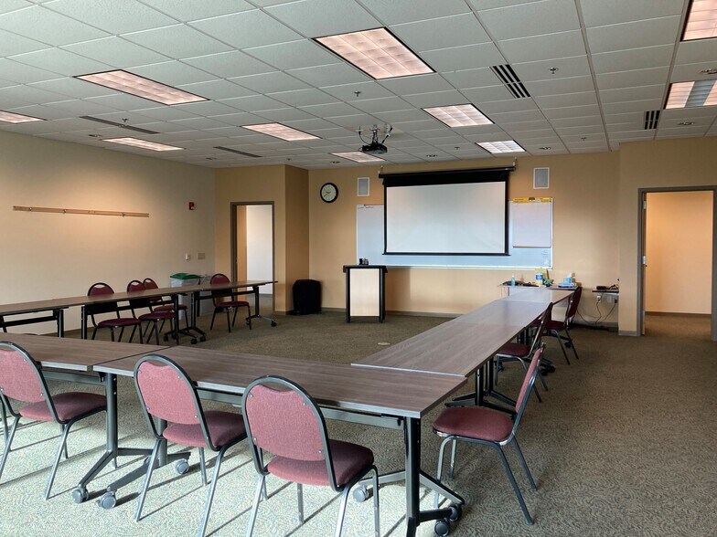 1414 Mac Arthur Rd, Madison, WI à louer - Photo de l’immeuble – Image 2 sur 3