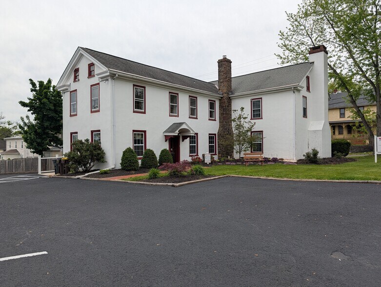 46 Hilltown Pike, Line Lexington, PA à vendre - Photo principale – Image 1 sur 34