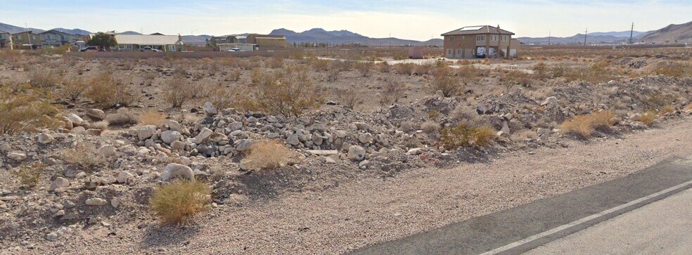 West Of Bermuda & S Of Volunteer, Henderson, NV à vendre - Photo de l’immeuble – Image 2 sur 3