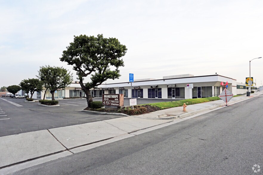 8201 Orangethorpe Ave, Buena Park, CA à louer - Photo de l’immeuble – Image 3 sur 6