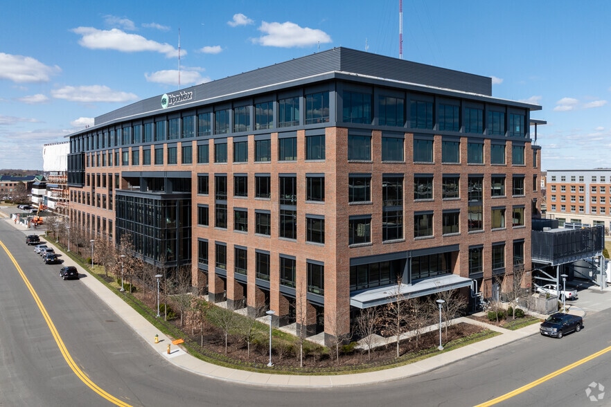 400 First Ave, Needham, MA à louer - Photo de l’immeuble – Image 2 sur 6