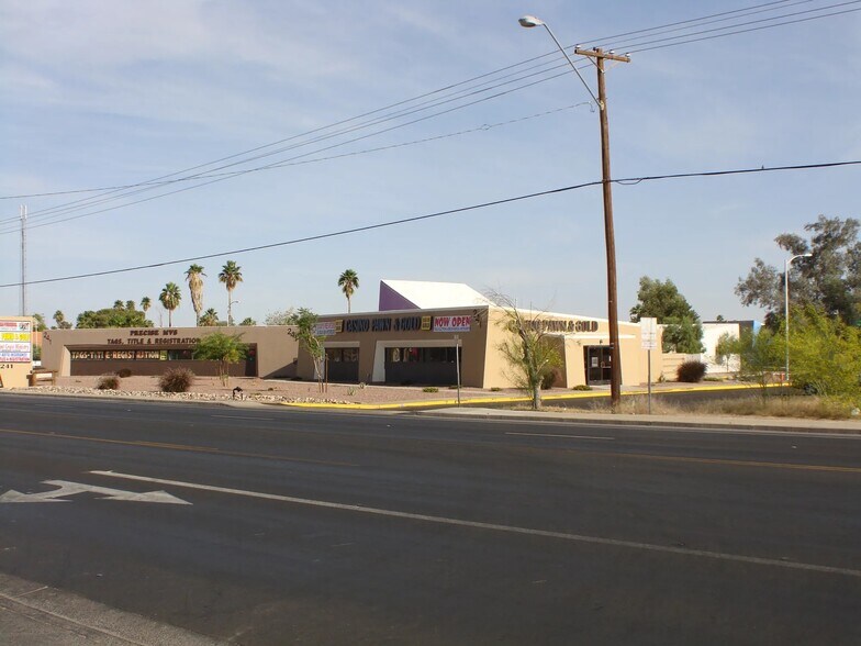 241 W Cottonwood Ln, Casa Grande, AZ à louer - Photo de l’immeuble – Image 3 sur 12