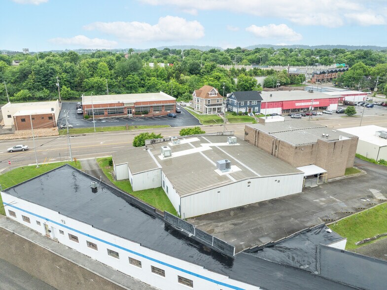 720 Hall of Fame Dr, Knoxville, TN à vendre - Photo de l’immeuble – Image 3 sur 36