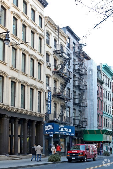 154 Chambers St, New York, NY à louer - Photo de l’immeuble – Image 2 sur 13