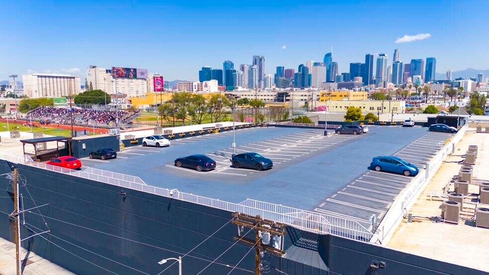2250 Maple Ave, Los Angeles, CA à vendre - Photo de l’immeuble – Image 3 sur 29