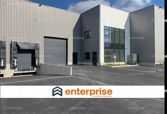 Plus de détails pour Local d'activités à louer