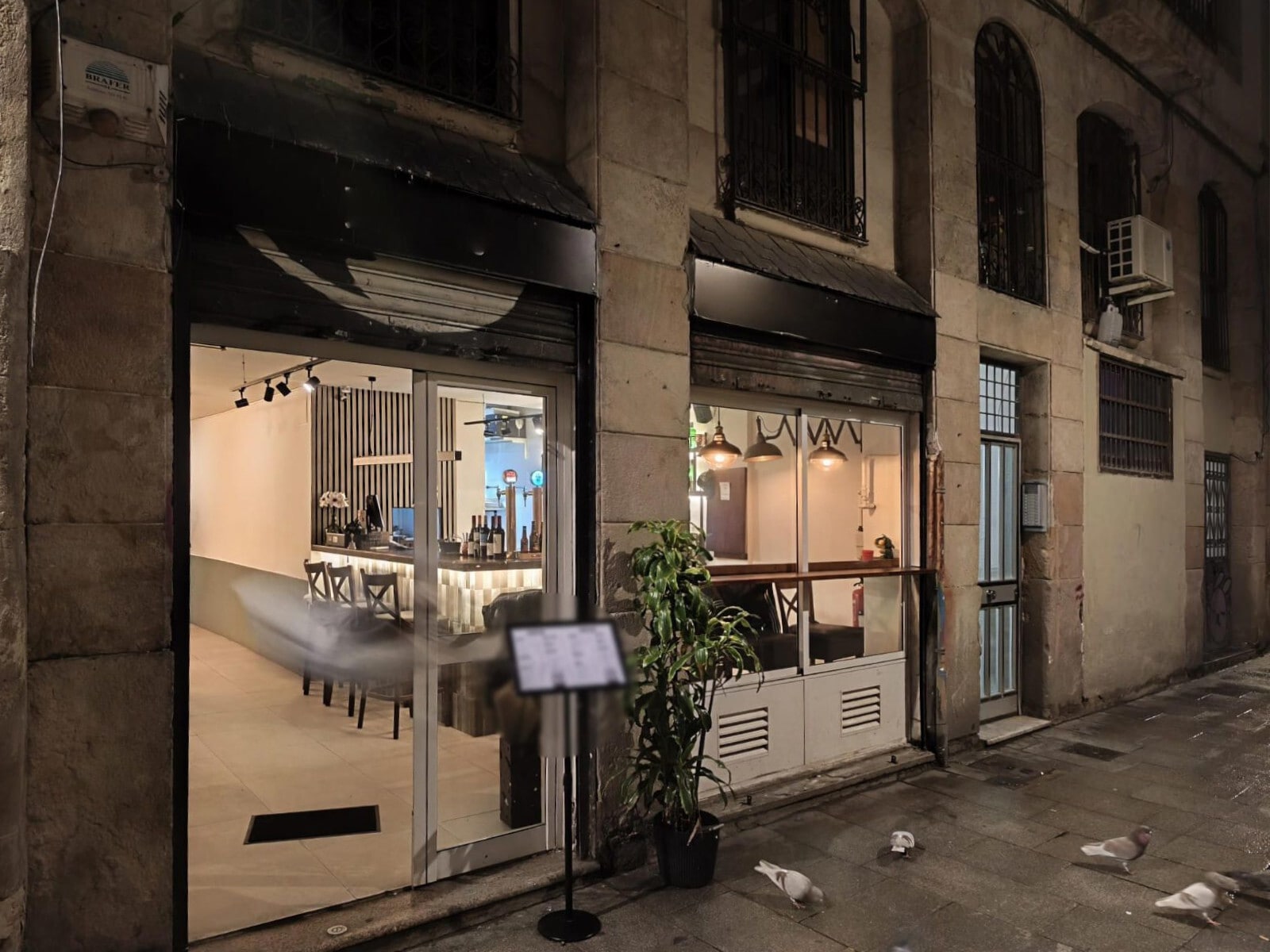 Local commercial dans Barcelone, Barcelona à louer Photo intérieure– Image 1 sur 16