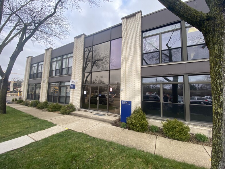 9930 Derby Ln, Westchester, IL à louer - Photo principale – Image 1 sur 6