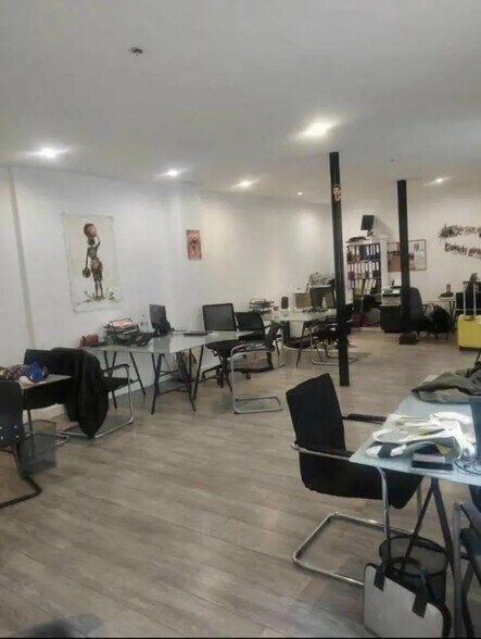 Bureau dans Paris à louer - Photo de l’immeuble – Image 2 sur 5