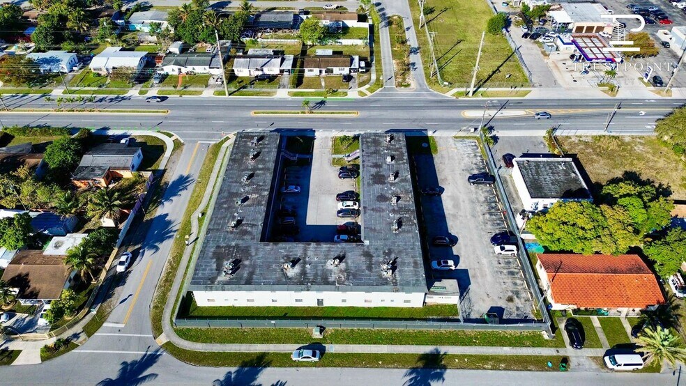18101 NW 7th Ave, Miami, FL à vendre - Photo de l’immeuble – Image 3 sur 9