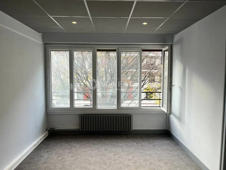 Bureau dans Montrouge à vendre - Photo intérieure – Image 2 sur 10