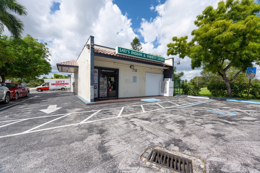 715 N State Road 7, Margate, FL à vendre - Photo de l’immeuble – Image 2 sur 15